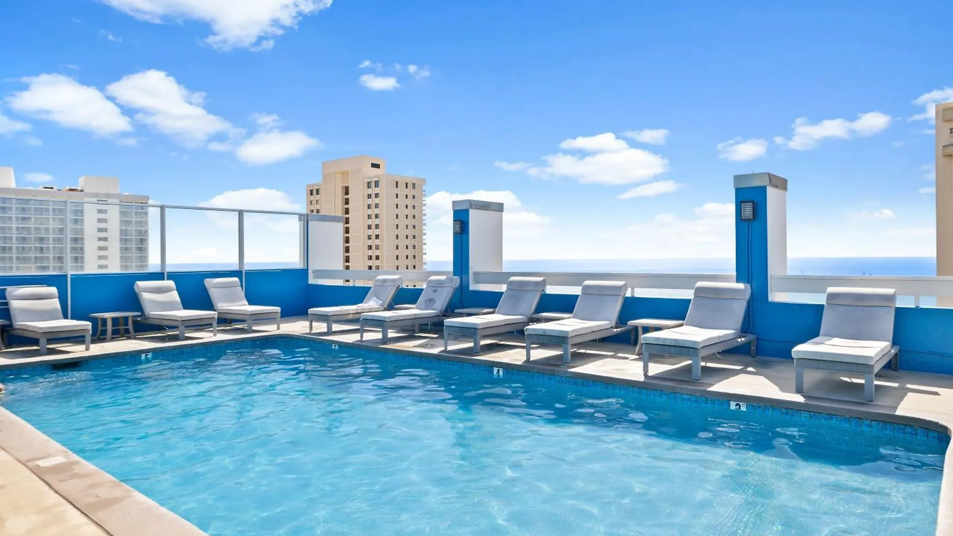 Newly Renovated Studio With Rooftop Pool & Near Waikiki Beach! Honolulu 0*,  Estados Unidos da América