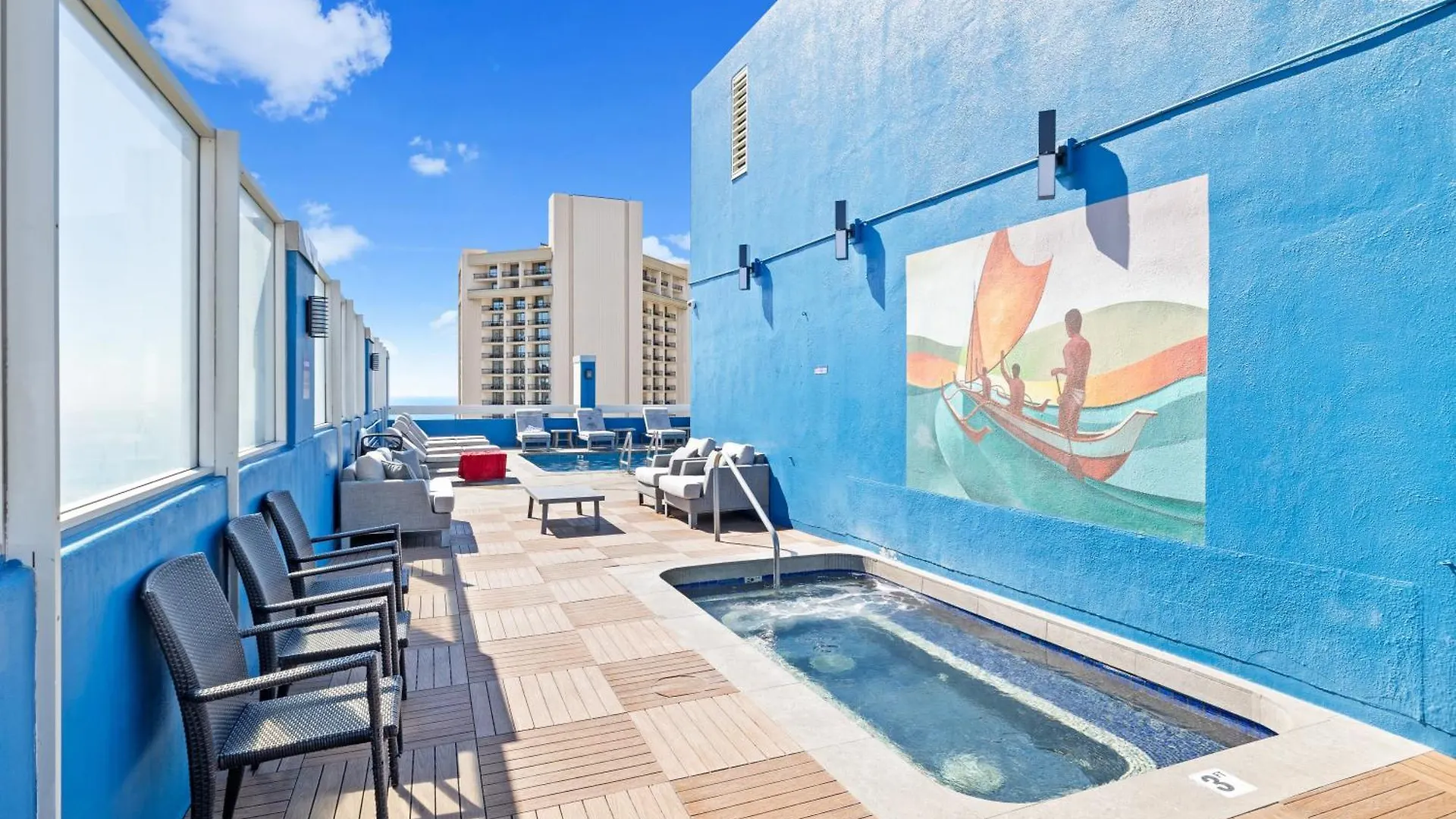 Newly Renovated Studio With Rooftop Pool & Near Waikiki Beach! Honolulu