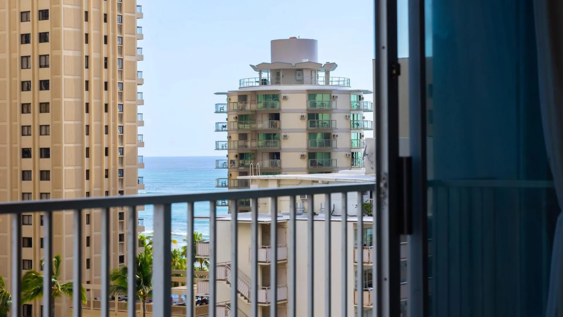 Apartamento Newly Renovated Studio With Rooftop Pool & Near Waikiki Beach! Honolulu