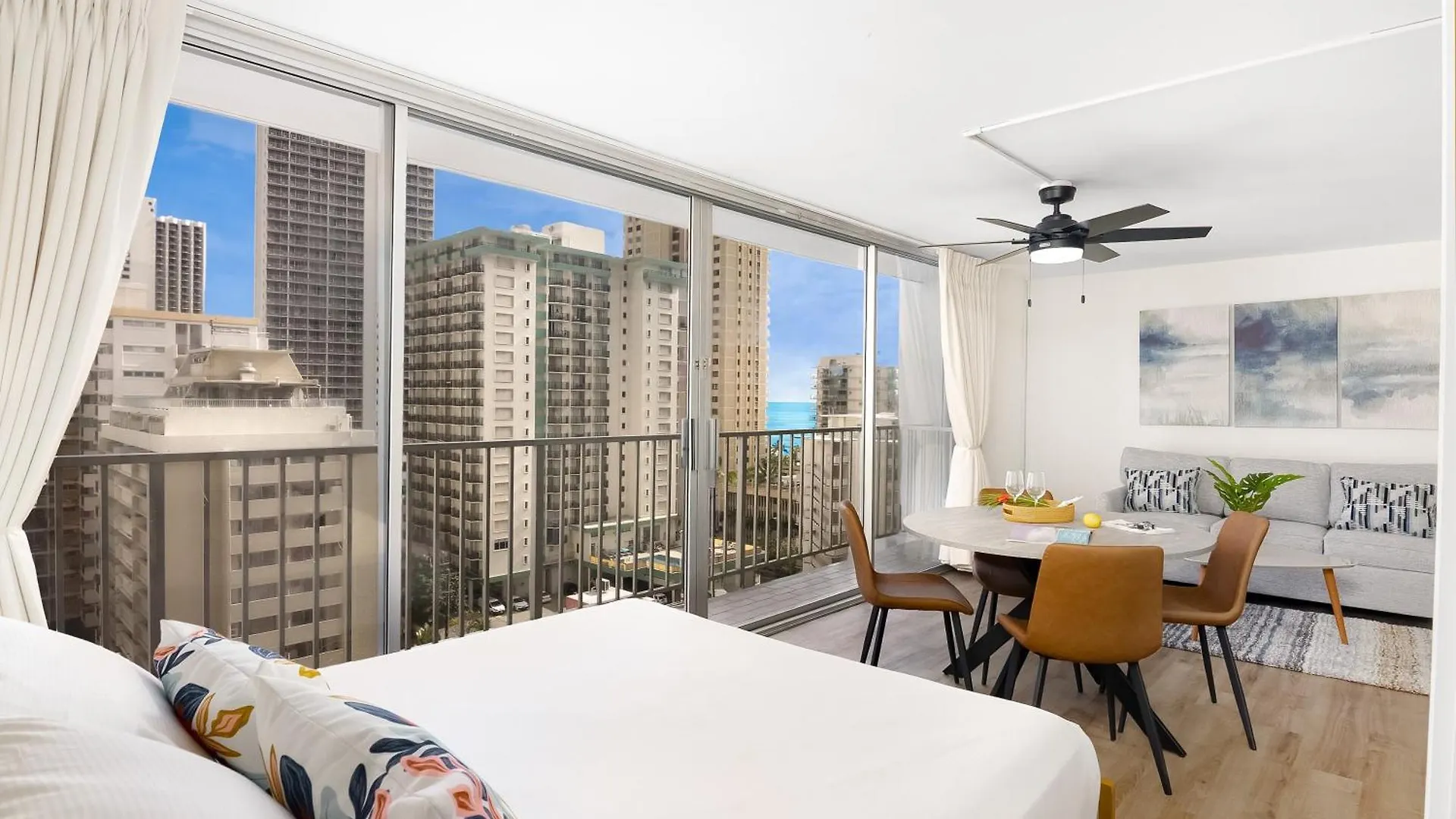 Newly Renovated Studio With Rooftop Pool & Near Waikiki Beach! Honolulu