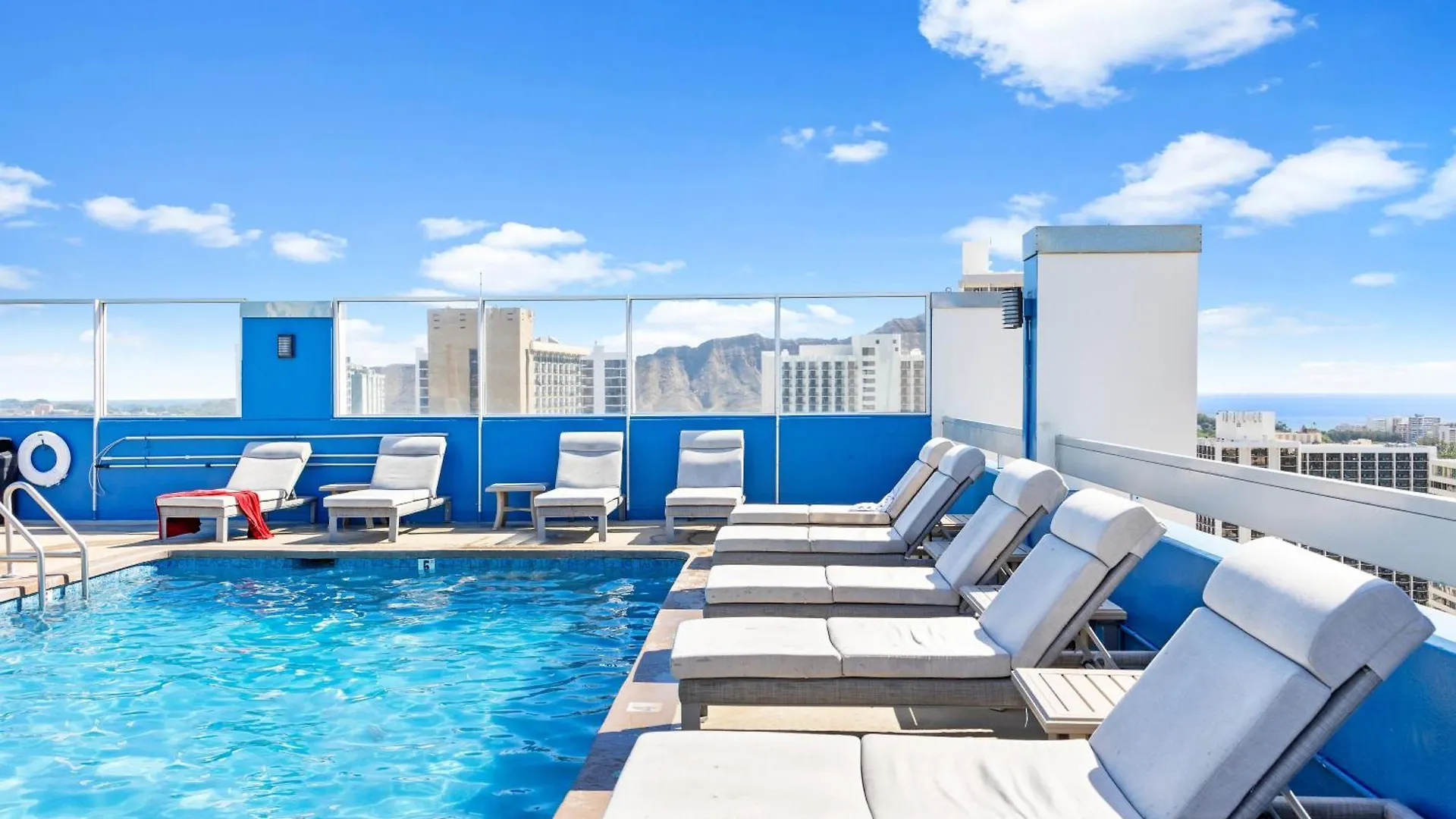 Newly Renovated Studio With Rooftop Pool & Near Waikiki Beach! Honolulu 0*,